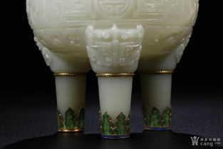 和田玉鎏金案上用品五件一組 2燭臺2花插1香爐